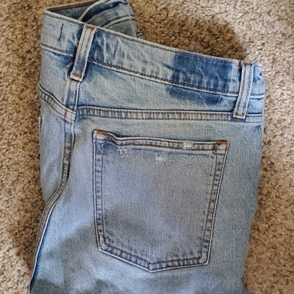 Distressed Abercrombie & Fitch Light Blue High-Rise Skinny Jeans - Picture 3 of 6